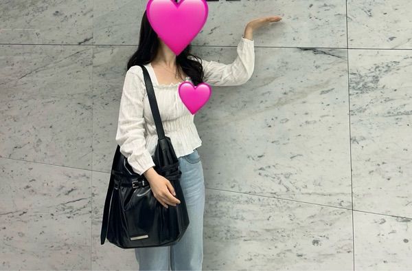 MUSINSA公式 | MATIN KIM DOUBLE BELTED STRAP BIG BAG IN BLACK