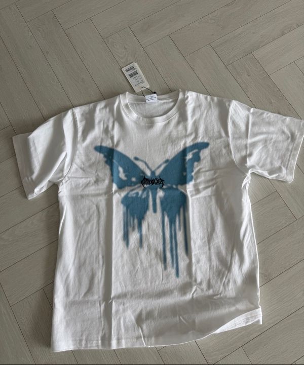 mahagrid■BUTTERFLY GOTH TEE■送料込 MUSINSA公式 | MAHAGRID BUTTERFLY GOTH TEE CHARCOAL(MG2EMMT538A)