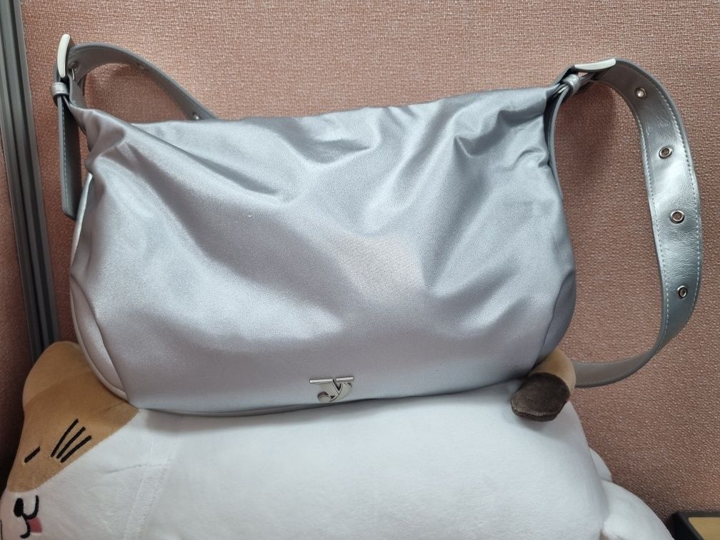 MUSINSA公式 | YEOMIM medium onion bag (silver)