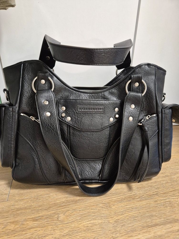 MUSINSA公式 | IUGAMAKARAS Studded Leather Shoulder Bag (Black)