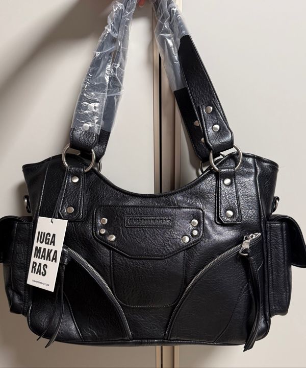 MUSINSA公式 | IUGAMAKARAS Studded Leather Shoulder Bag (Black)