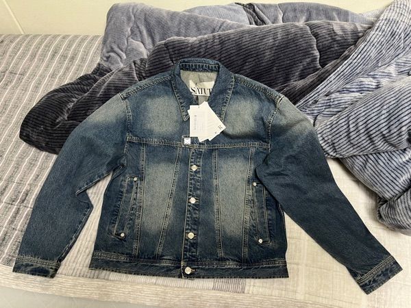 MUSINSA | SATUR Symbol Brooch Denim Trucker Jacket Union Washed Blue