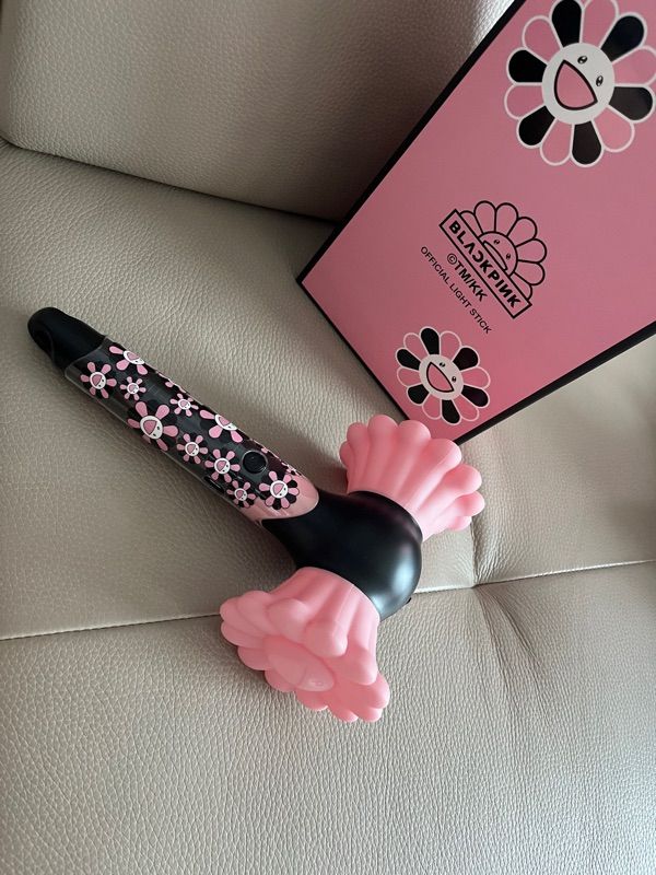 アイドル Takashi Murakami x BLACKPINK Light Stick TAKASHI MURAKAMI X BLACKPINK LIGHTSTICK COLLECTIBLE