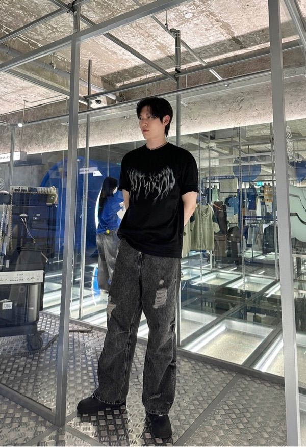 Tシャツ・カットソー NOT4NERD Thunder Blur Logo TShirts Black TS085BK MUSINSA公式 | NOT4NERD Thunder Blur Logo T-Shirts - Black