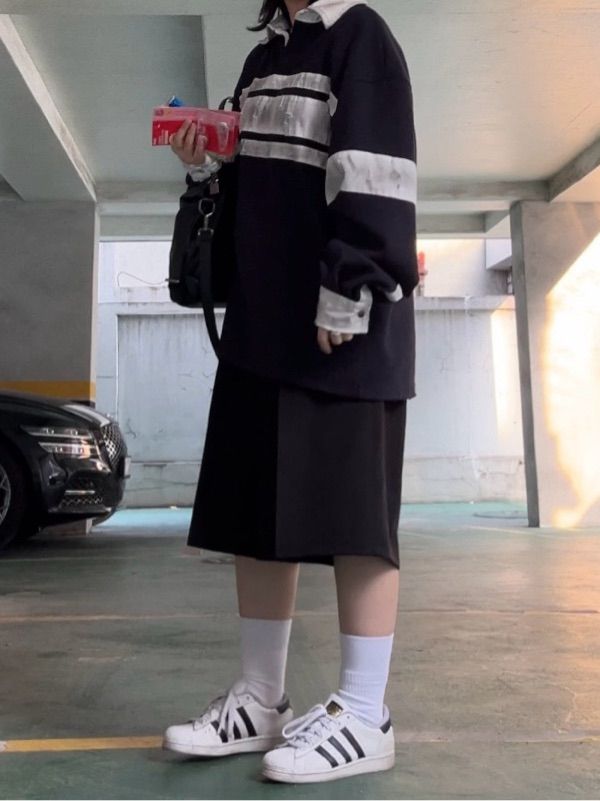 MUSINSA | SIGNATURE Super Wide Bermuda Pants [Black]