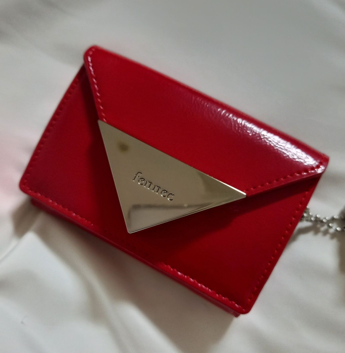 ★Fennec★ CRINKLE TRIANGLE TRIPLE WALLET CHERRY RED FM2PK0 CRINKLE TRIANGLE TRIPLE WALLET - CHERRY RED - Fennec