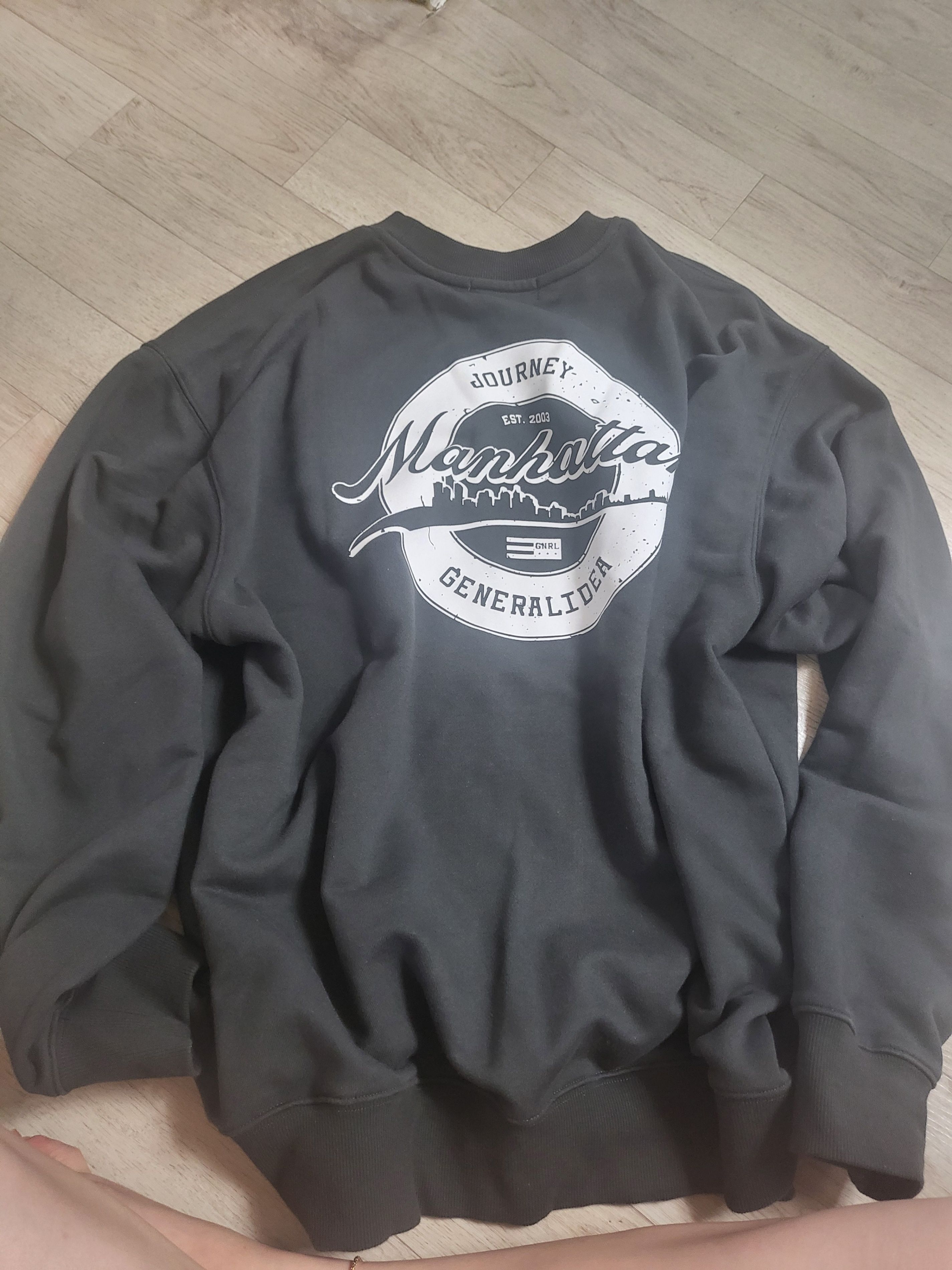 ★GENERAL IDEA★ Manhattan Cozy Man to Man CHARCOAL SBD1U020 MUSINSA | GENERAL IDEA Manhattan Cozy Sweatshirt [CHARCOAL