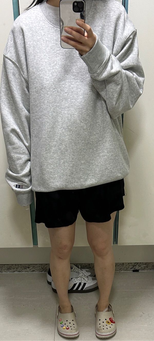 MUSINSA | GENERAL IDEA Essential Cozy Sweatshirt [BLACK
