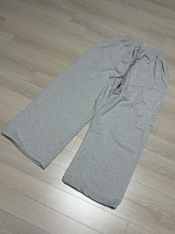 MUSINSA | PIECEMAKER TS LOGO APPLIQUE SWEAT PANTS (GREY)