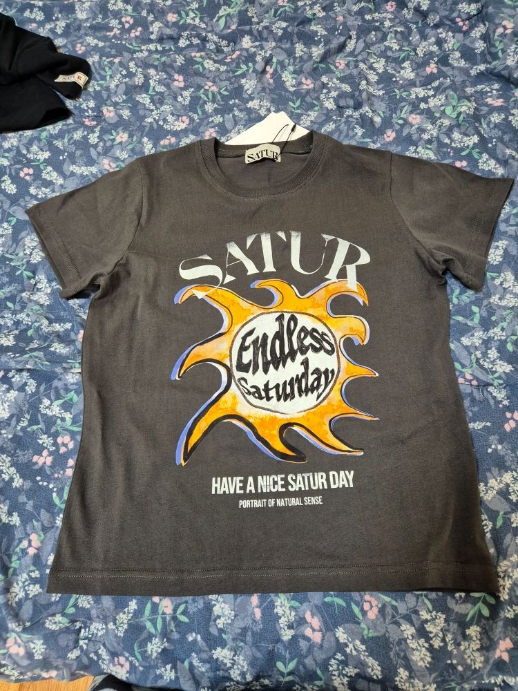 MUSINSA | SATUR (W) Sun Retro Graphic Short Sleeve T-shirt