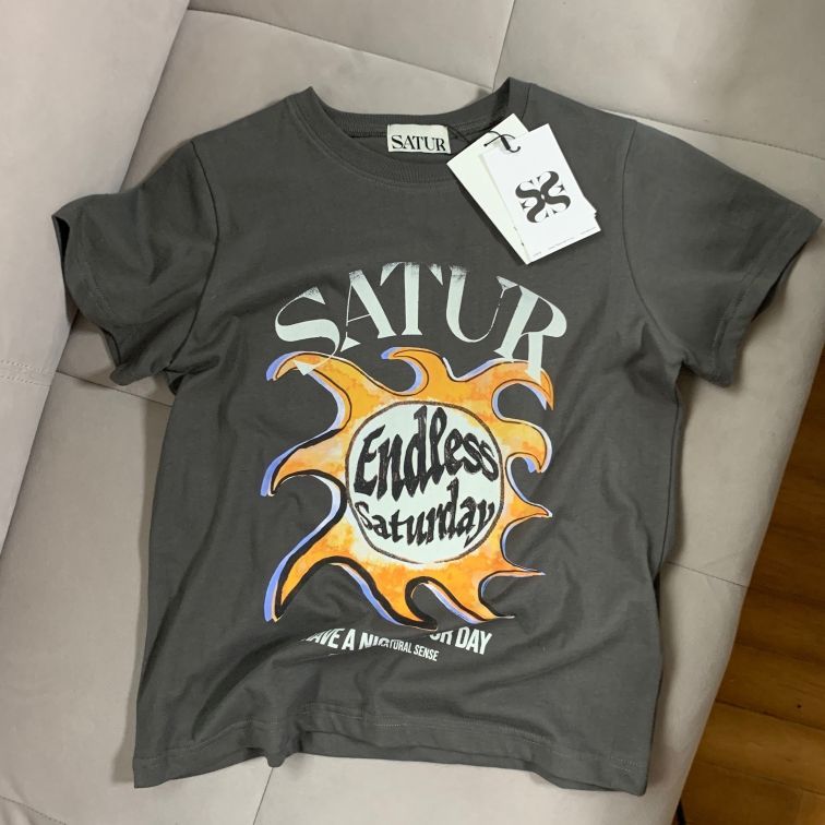 Tシャツ・カットソー SATUR Sun Retro Graphic Short Sleeve T-Shirt Retro Charcoal MUSINSA | SATUR (W) Sun Retro Graphic Short Sleeve T-shirt