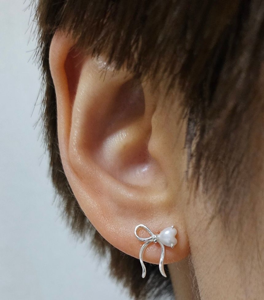 TATIANA☆[SILVER925] One Side Heart Bow Earring MUSINSA | TATIANA (Silver 925) One Side Heart Ribbon Earring