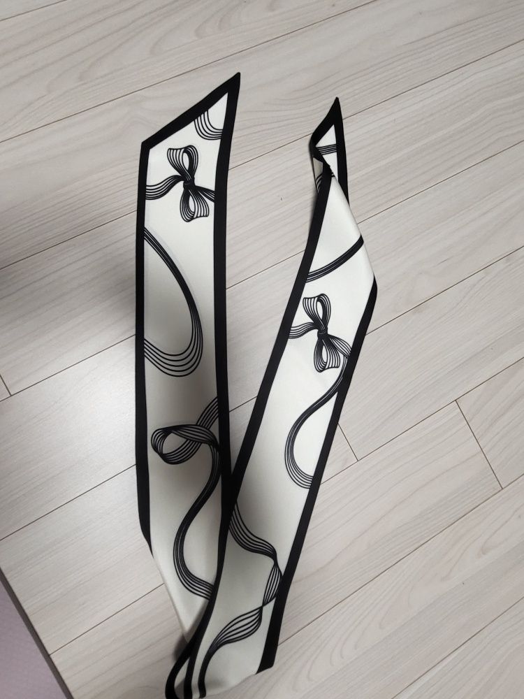 MUSINSA | TATIANA Connect Ribbon Twilli Silk Scarf SF2903