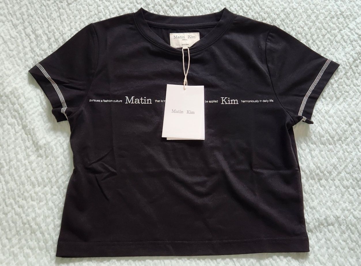 ★Matin Kim★ STITCH PRINTING DETAIL CROP TOP IN BLACK STITCH PRINTING DETAIL CROP TOP IN BLACK – Matin Kim