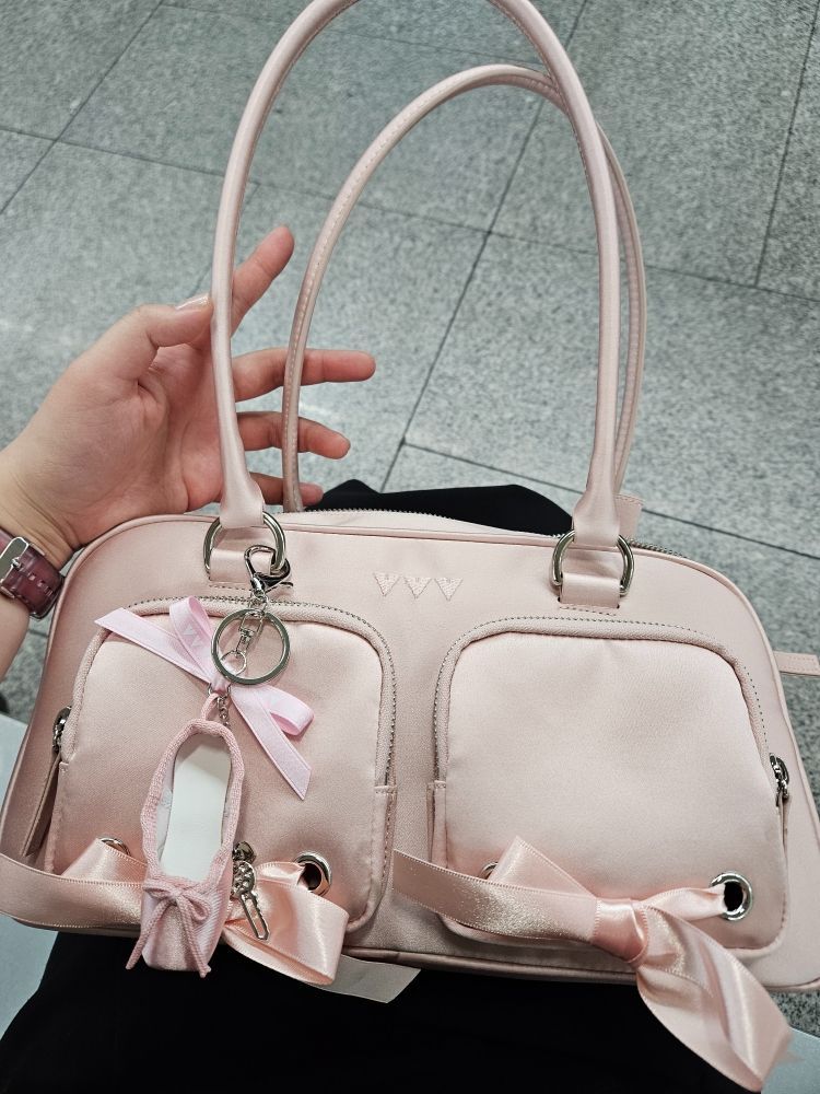 MUSINSA | VVV Ribbon pocket tote shoulder bag _ Pink