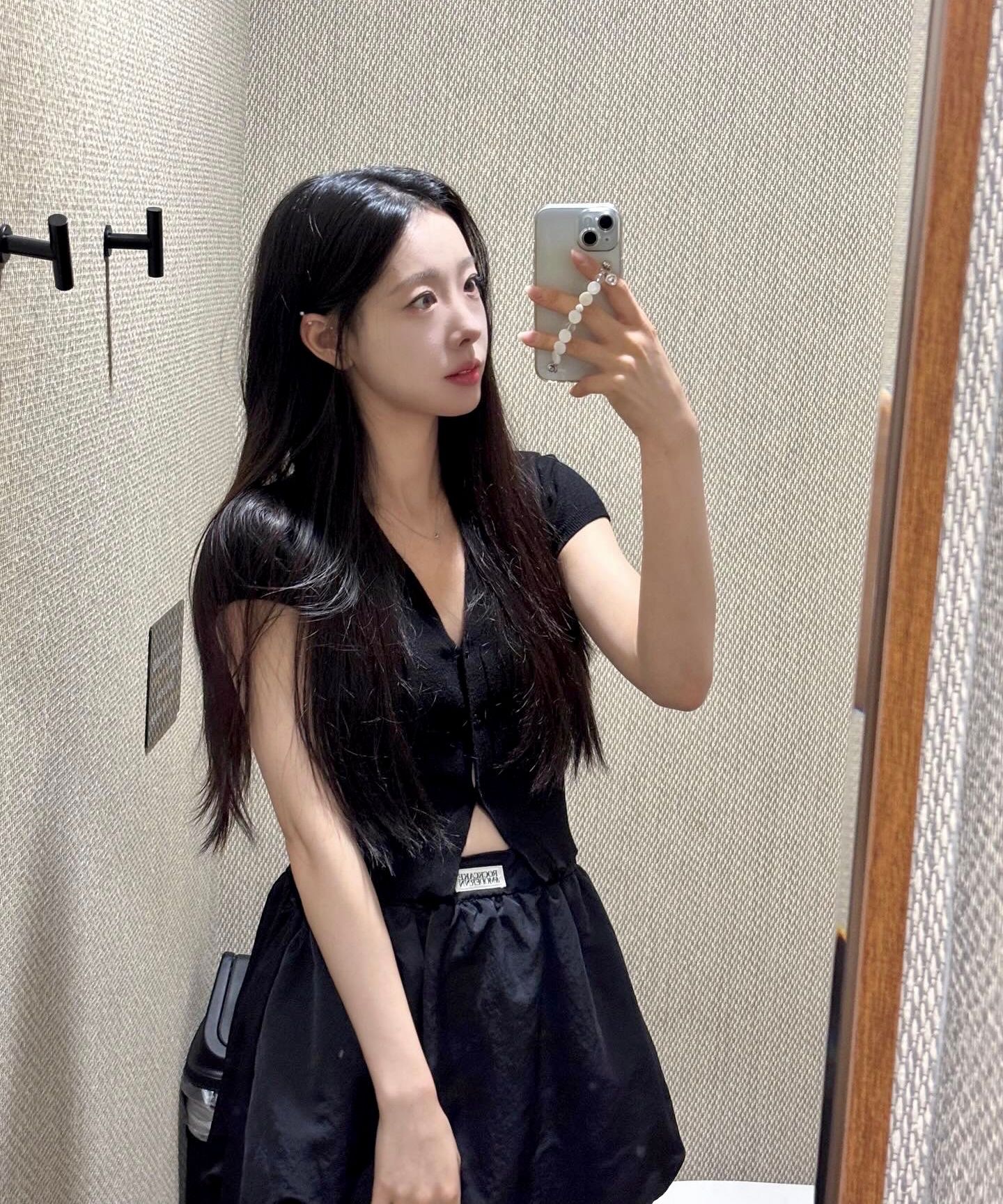 【韓国★ROCKCAKE】Nylon Shirred Balloon Skirt Rockcake Nylon Shirred Balloon Skirt – Ivory – woowestudio.com