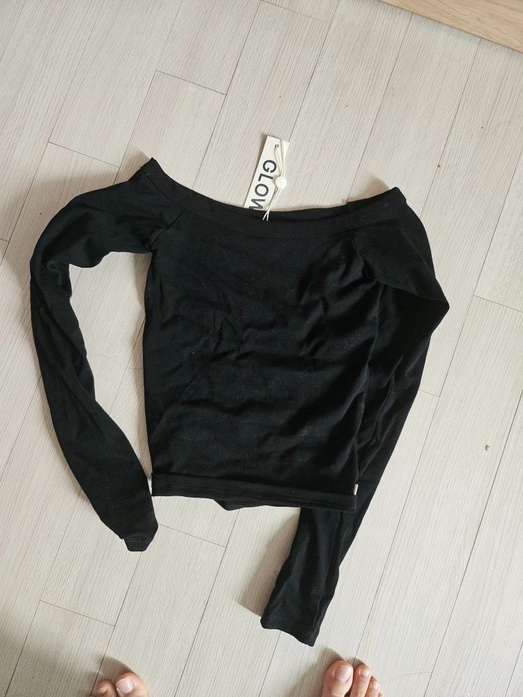MUSINSA | GLOWNY GIRLFRIEND OFF SHOULDER TOP (BLACK)