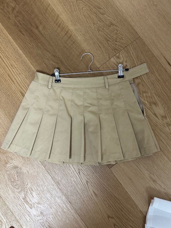 MUSINSA | GLOWNY GIRLFRIEND PLEATED MINI SKIRT (BEIGE)