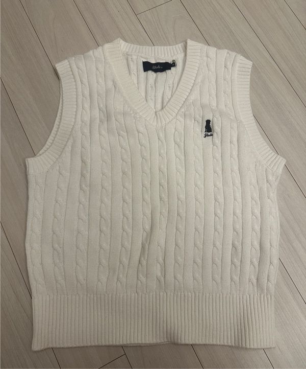 アウターその他 YESEYESEE One Pocket Knitted VNeck Vest Ivory yeseyesee One Pocket Knitted V-Neck Vest - Ivory | 하이츠스토어