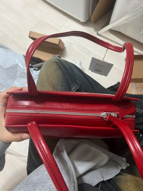 MUSINSA | AMES-WORLDWIDE SQUARE SHOULDER BAG RED (AM2ESUAB41A)