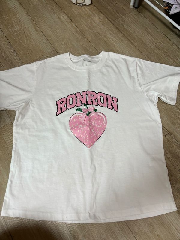 MUSINSA | RONRON STRAWBERRY RIBBON BASIC FIT T SHIRT WHITE PINK