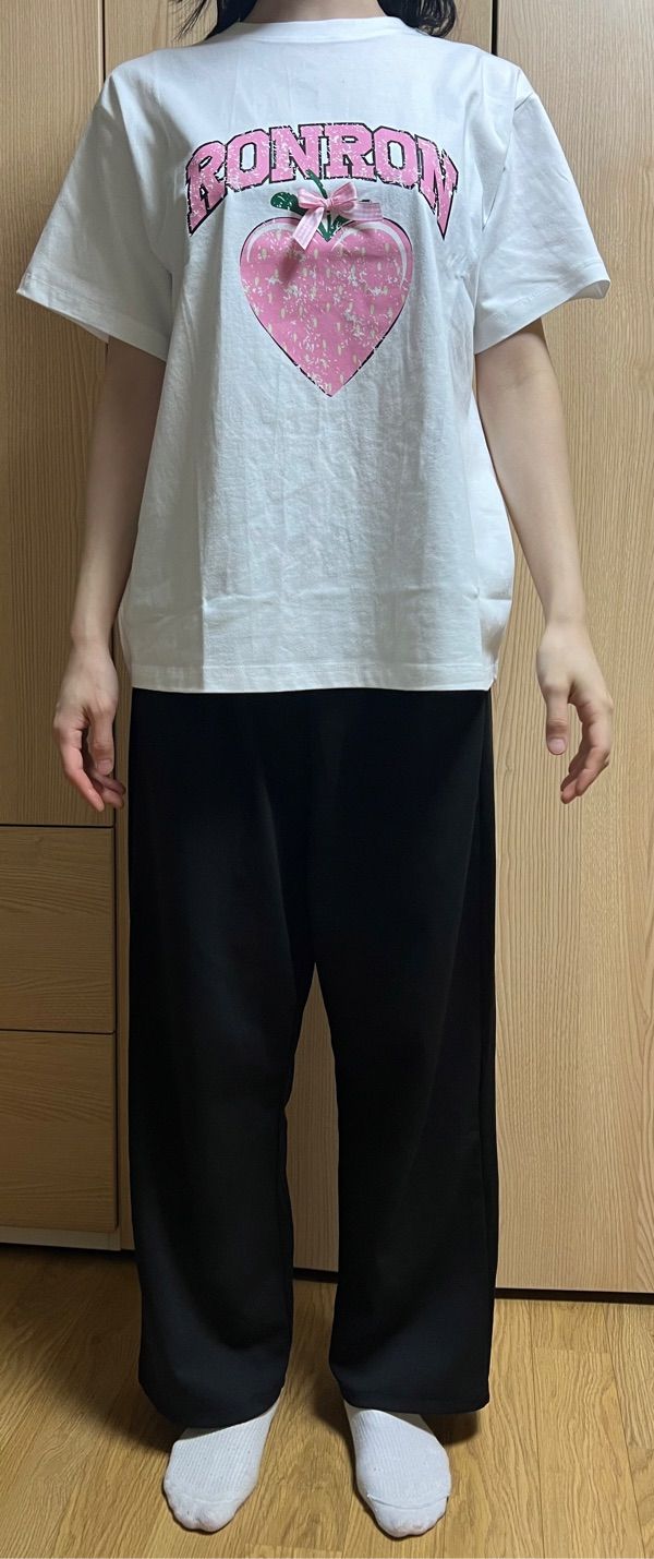 RONRON★韓国★STRAWBERRY RIBBON BASIC FIT T SHIRT 3色 リボン MUSINSA | RONRON STRAWBERRY RIBBON BASIC FIT T SHIRT WHITE PINK