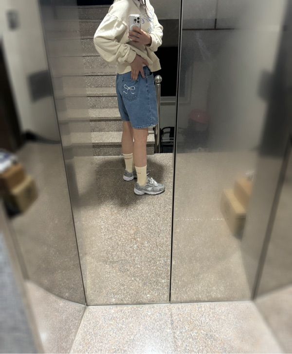 [RONRON] ★24SS★BACK POCKET RIBBON DENIM HALF PANTS MUSINSA | RONRON BACK POCKET RIBBON DENIM HALF PANTS LIGHT BLUE