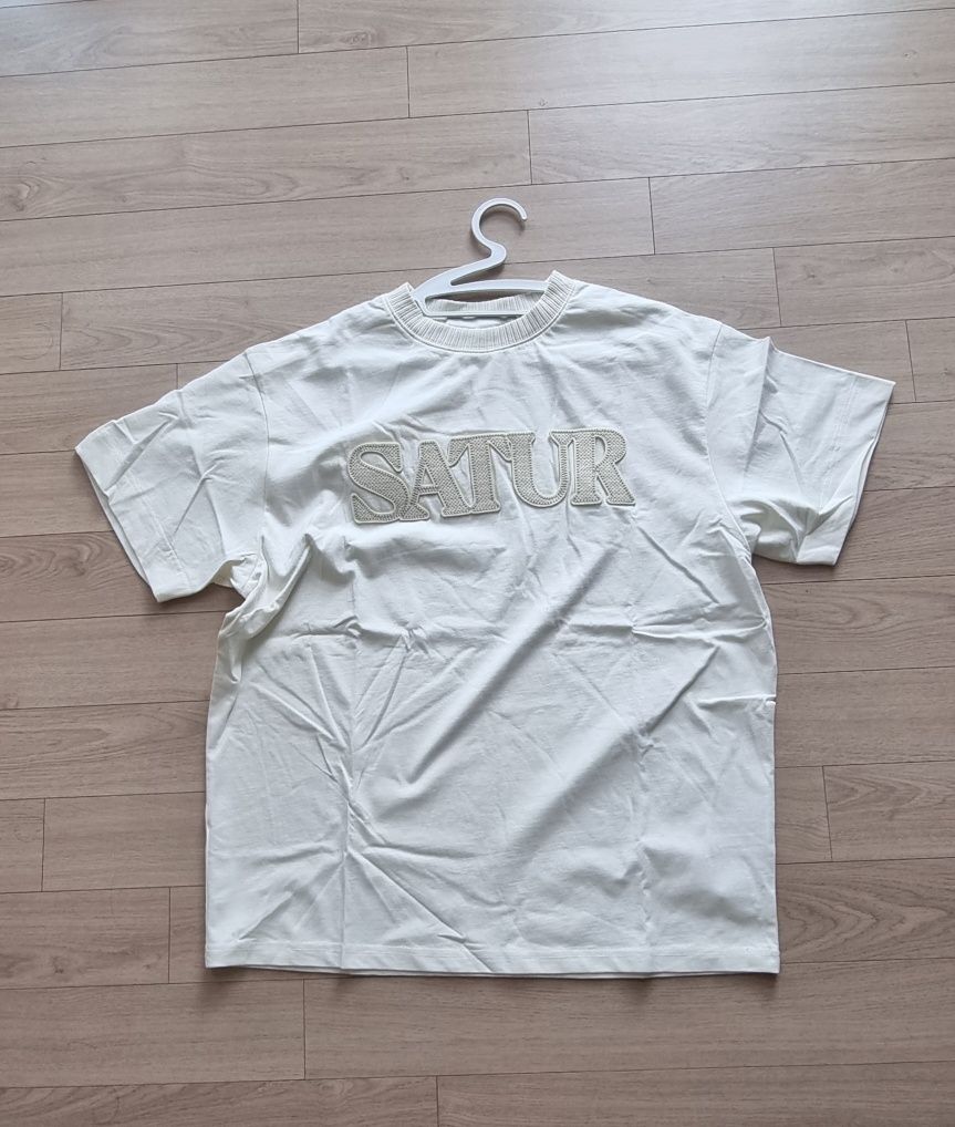 MUSINSA | SATUR Logo Cross Stitch Short-Sleeved T-Shirt