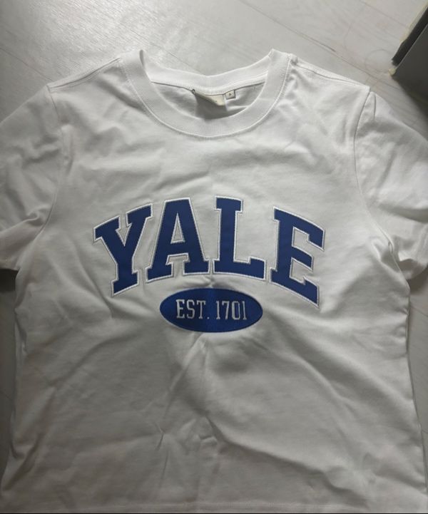 ☆YALE☆ WOMENS 2 TONE ARCH CROP TSHIRT WHITE YEM1SS205AWH MUSINSA | YALE Women's Two-Tone Arch Crop Short Sleeve T