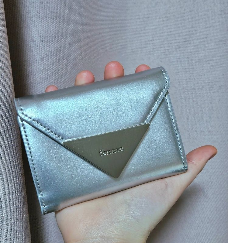 財布・小物その他 FENNEC LACQUER TRIANGLE WALLET MATT SILVER fennec】MATT TRIANGLE WALLET (Fennec/折りたたみ財布