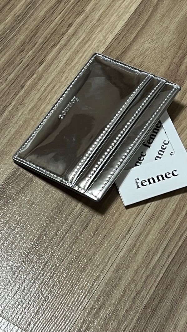 MUSINSA | fennec TRIANGLE SLIT CARD HOLDER - CHERRY RED