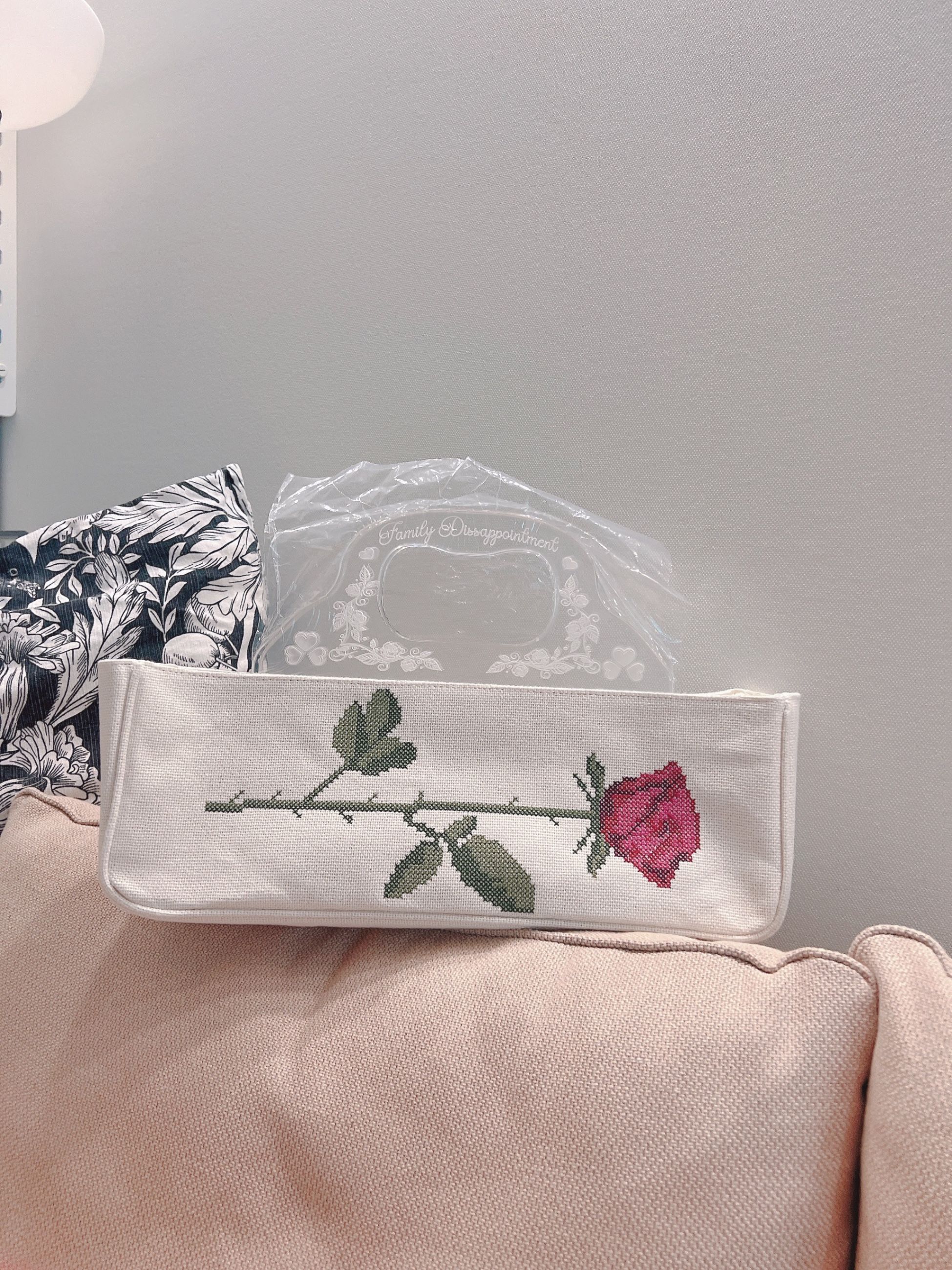 MUSINSA公式 | SCULPTOR Granny Lucite Handle Bag Black