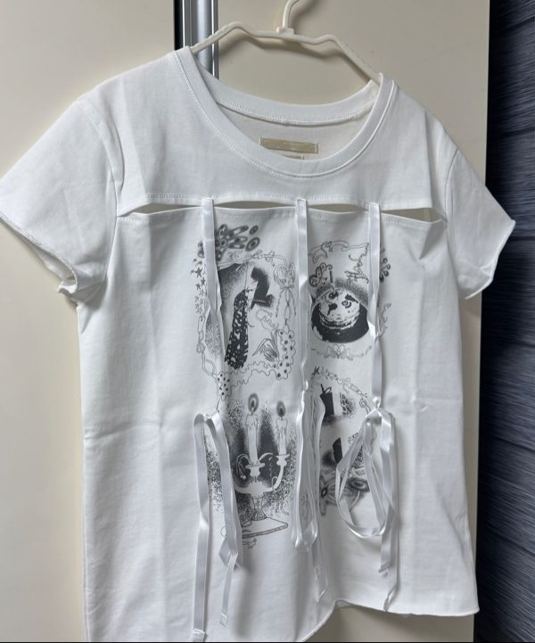 韓国人気 [TYPESERVICE] FRONT SLIT RIBBON T-SHIRT 韓国人気 [TYPESERVICE] FRONT SLIT RIBBON T-SHIRT