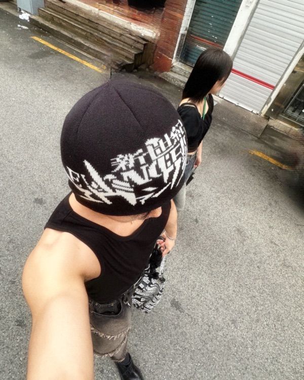 MUSINSA公式 | MAHAGRID EVA LOGO BEANIE BLACK(MG2EMMAB32C)