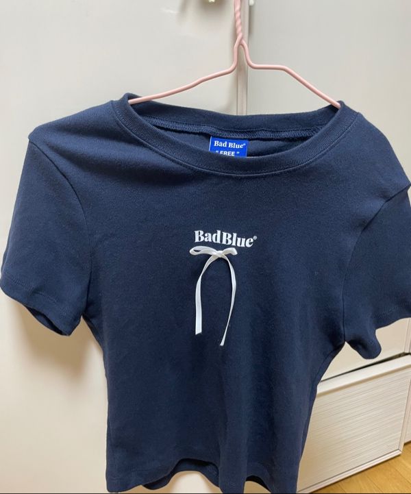 MUSINSA | BADBLUE Ribbon Logo Slim Tee Navy