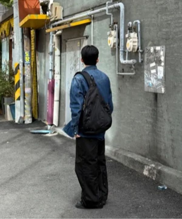 MUSINSA | MAISON MINED BISLON SLING BAG BLACK