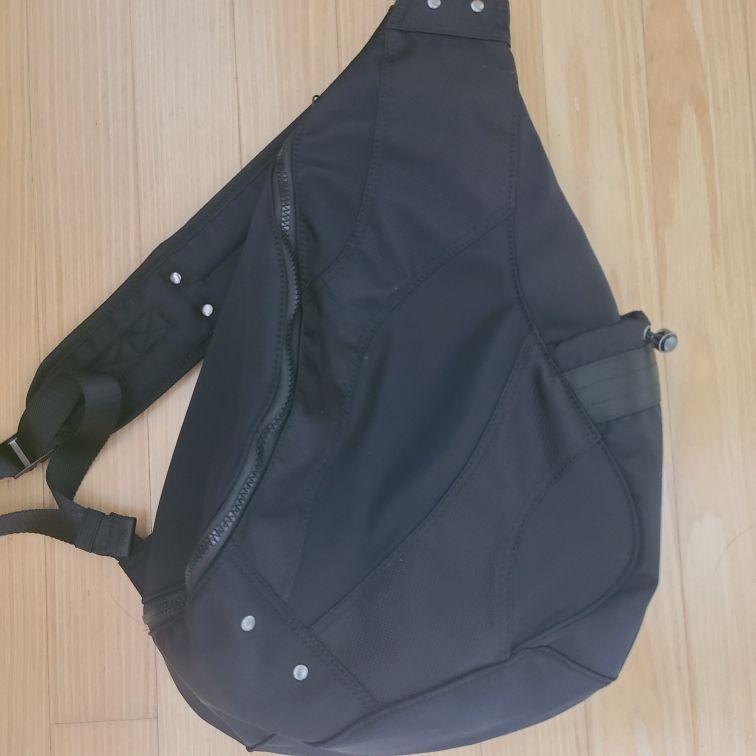 MUSINSA | MAISON MINED BISLON SLING BAG BLACK