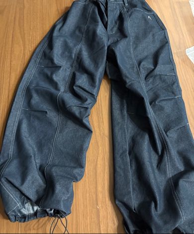 MUSINSA | AAKAM 98 Printed Knee Pin-tuck Denim Pants (Blue)