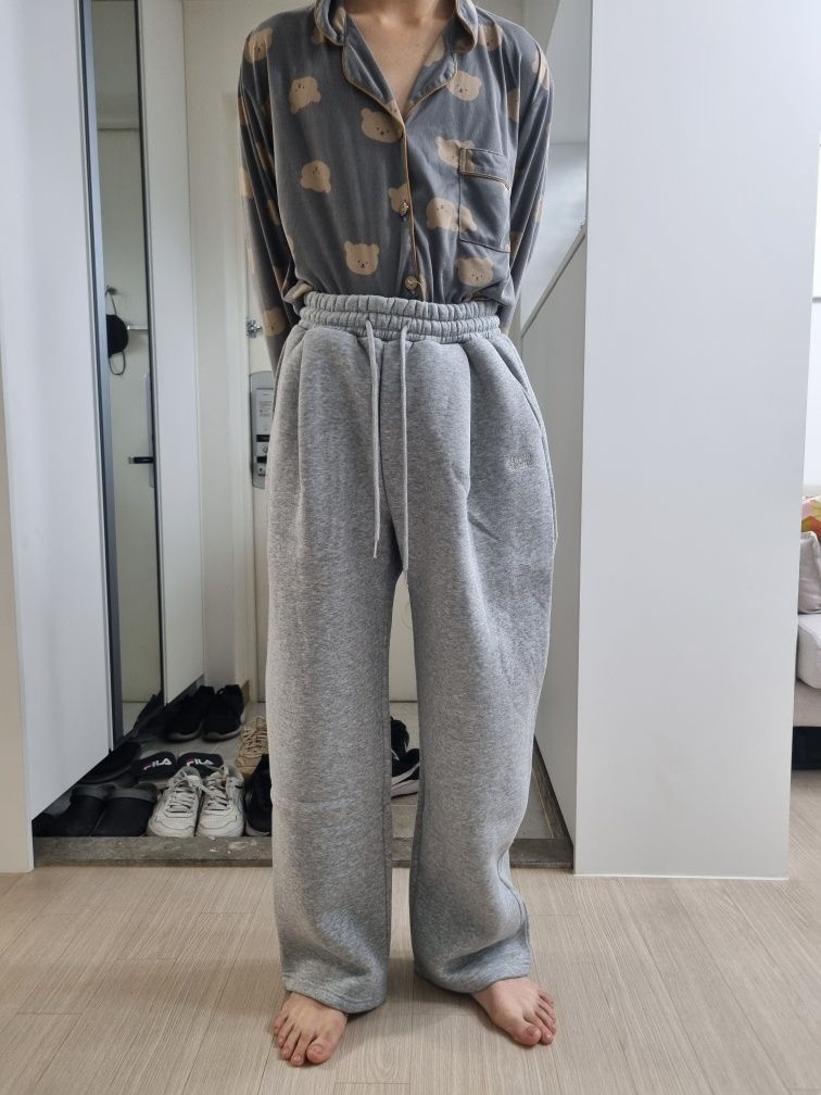 ★BROWNBREATH★ TWO TUCK WIDE TAG SWEAT PANTS MELANGE GREY Wide-Leg Sports Sweatpants - Gray melange - Ladies | H&M US
