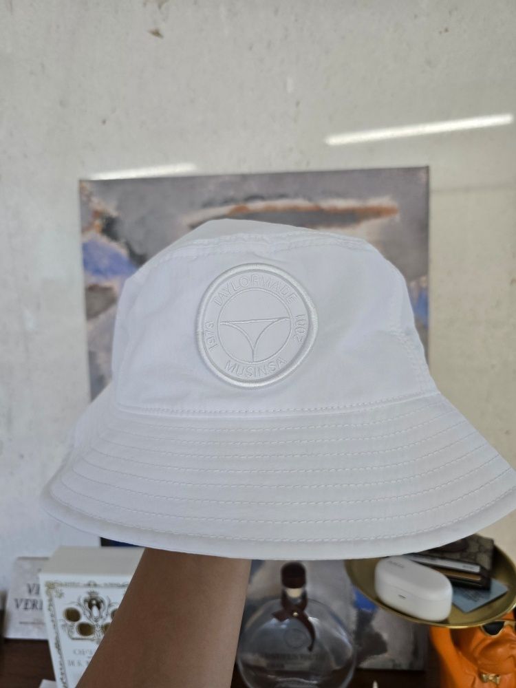 [TaylorMade] ユニセックス M BUCKET HAT WHITE/ 追跡可 TaylorMade Golf Radar Bucket Hat White Small/Medium at