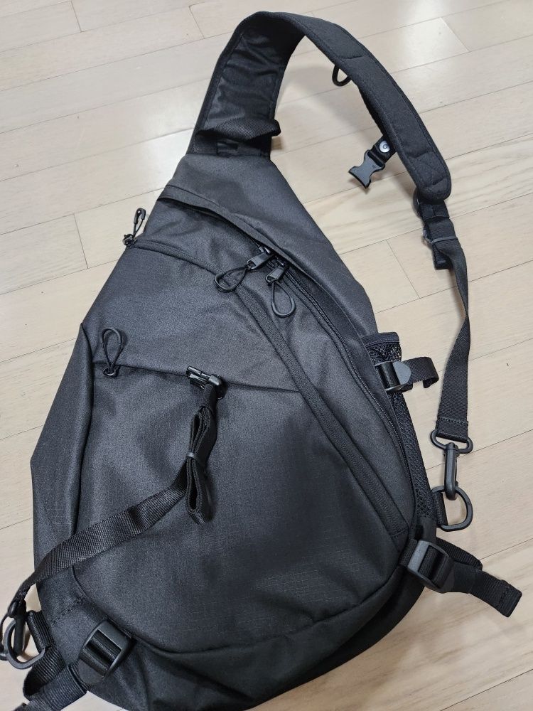 MUSINSA | MUSINSA STANDARD Ripstop Utility Sling Bag [Black]