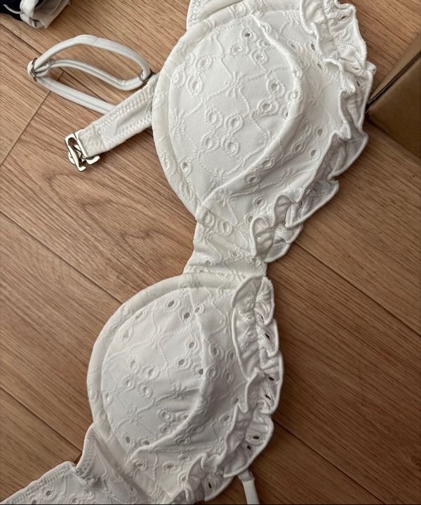 MUSINSA | GLOWNY FRILL BALCONETTE BIKINI TOP (WHITE)