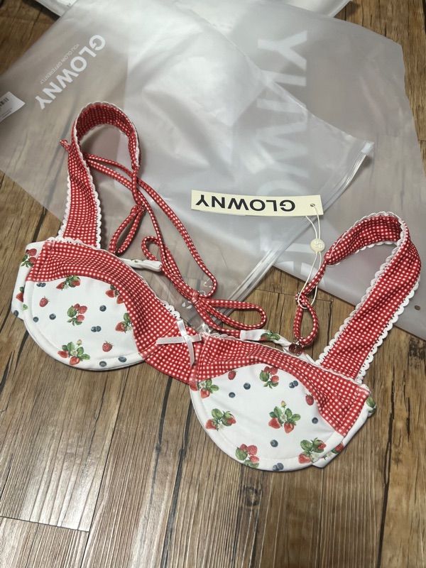 【glowny】BALCONETTE BIKINI TOP MUSINSA | GLOWNY BALCONETTE BIKINI TOP (MIX BERRY)