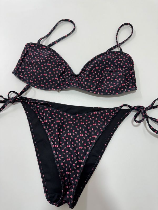 MUSINSA | GLOWNY TIE SIDE BIKINI BOTTOM (BLACK CHERRY)
