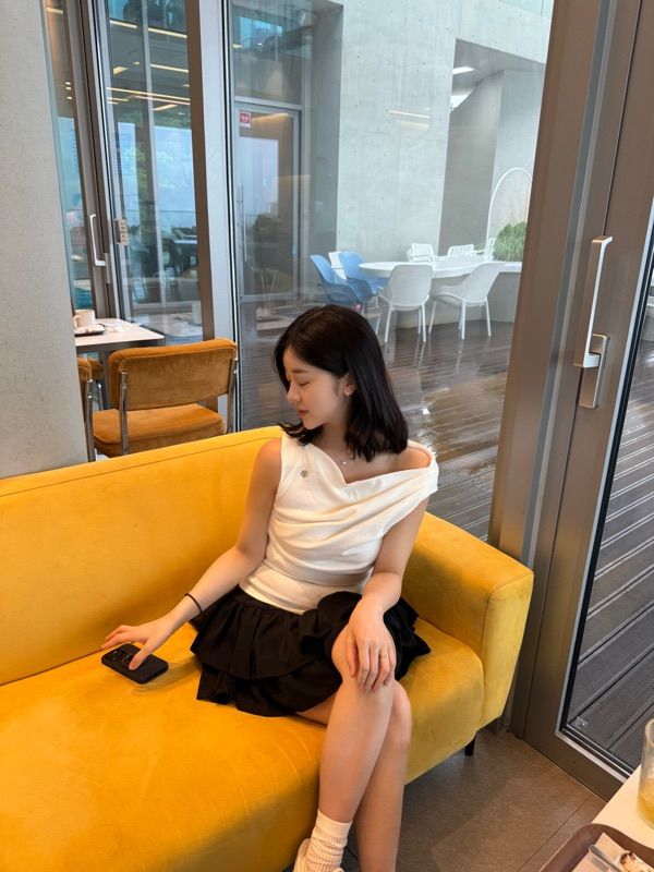 MUSINSA | ROSÉ FRANTZ Drape Off Shoulder Sleeveless [White]