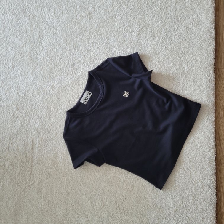 Tシャツ・カットソー SATUR (W) Essential Basic Logo Short Sleeve T-Shirt Classic MUSINSA公式 | SATUR Classic Small Logo Short-Sleeved T-Shirt