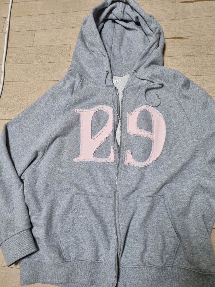 MUSINSA公式 | ILLIGO 129 Logo Patch Hood Zip-Up Light Gray