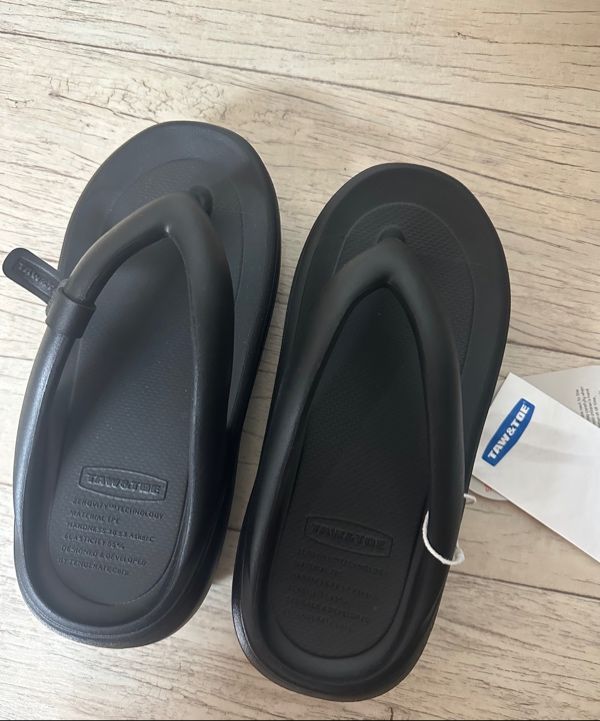 MUSINSA | TAW&TOE Zerovity Plumpy Black