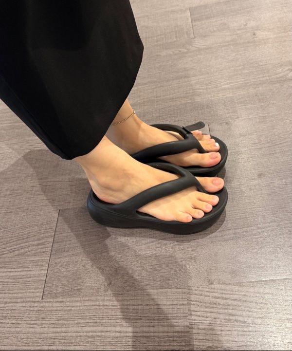 FRAY I.D TAW&TOE Zerovity Plumpy ブラック M FRAY I.D｜TAW&TOE】Zerovity Plumpy（サンダル）｜FRAY I.D