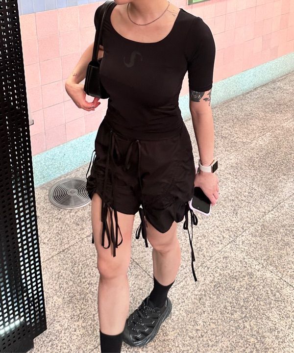 MUSINSA | NACHE STRAP SHIRRING SHORTS BLACK